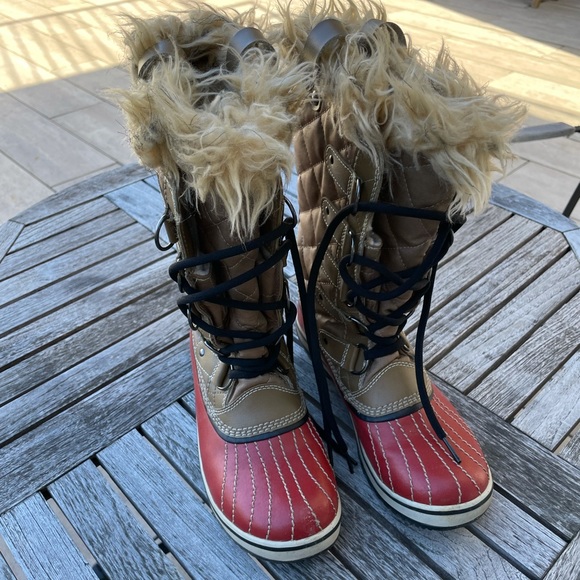 Sorel snow boots, size 6.5 - Picture 2 of 2
